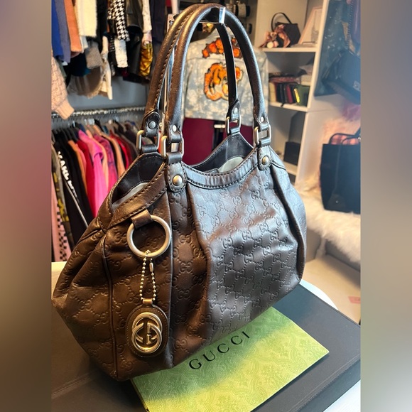 Authentic Gucci handbag - Picture 10 of 15